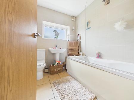2 bedroom Flat to let in Beechwood Avenue, Carlisle, CA3