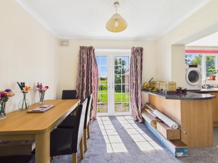2 bedroom Flat for sale in Ellesmere Way, Carlisle, CA2