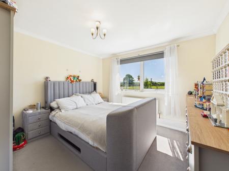 2 bedroom Flat for sale in Ellesmere Way, Carlisle, CA2