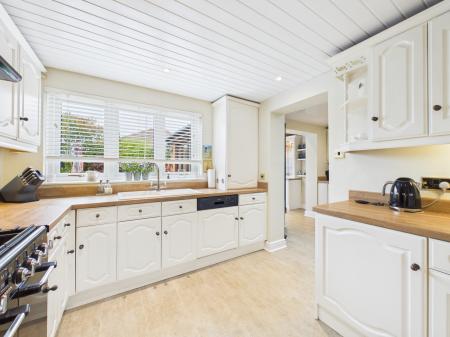 4 bedroom Detached house for sale in Pinecroft, Carlisle, CA3