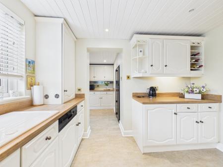 4 bedroom Detached house for sale in Pinecroft, Carlisle, CA3