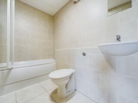 2 bedroom Flat to let in Warwick Road, Carlisle, CA1
