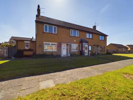2 bedroom Flat to let in Lyndhurst Gardens, Morton, Carlisle, CA2