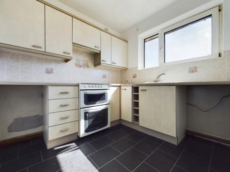 2 bedroom Flat to let in Lyndhurst Gardens, Morton, Carlisle, CA2