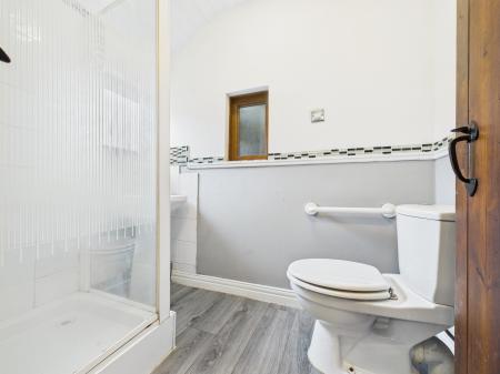 4 bedroom End of terrace house to let in Newtown Road, Carlisle, CA2
