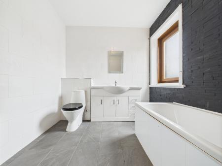 4 bedroom End of terrace house to let in Newtown Road, Carlisle, CA2