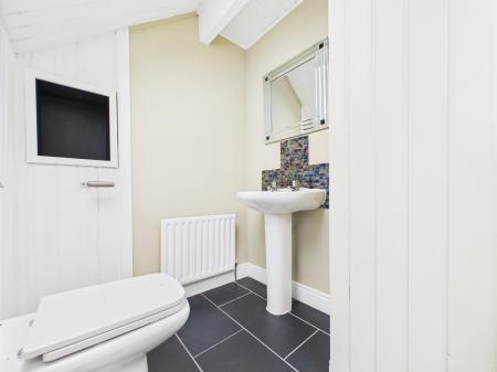 4 bedroom End of terrace house to let in Newtown Road, Carlisle, CA2