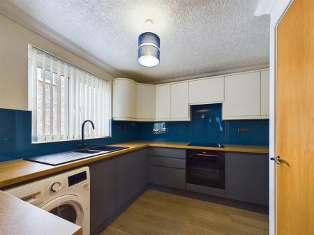 2 bedroom Flat to let in Pennine View Close, Carlisle, CA1