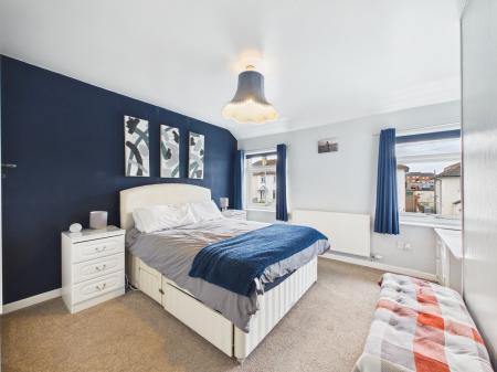 4 bedroom Terraced House for sale in Lingmoor Way, Carlisle, CA1