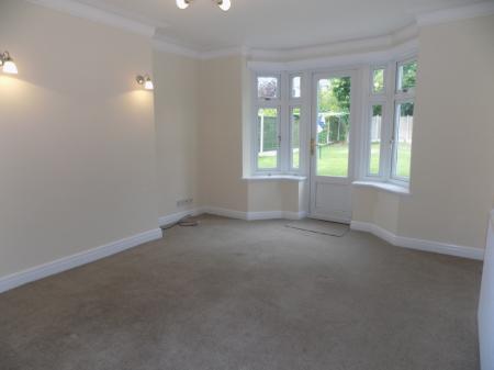 4 bedroom Semi-detached house to let in Longlands Road, Stanwix, Carlisle, CA3