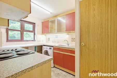 1 bedroom Flat for sale in Bounderby Grove, Chelmsford, CM1