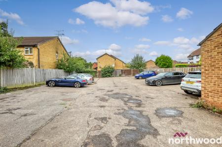 1 bedroom Flat for sale in Bounderby Grove, Chelmsford, CM1
