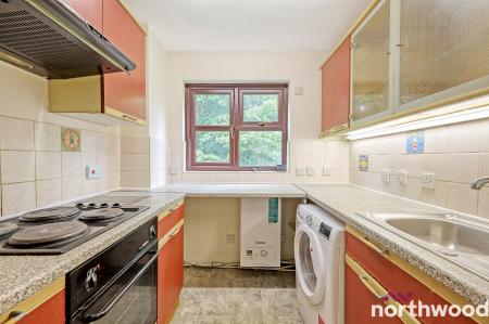 1 bedroom Flat for sale in Bounderby Grove, Chelmsford, CM1