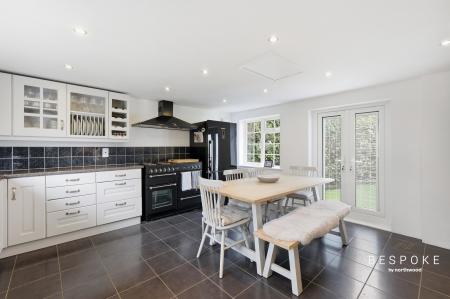 5 bedroom Detached house for sale in Crix Green, Felsted, CM6