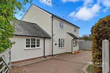 5 bedroom Detached house for sale in Crix Green, Felsted, CM6