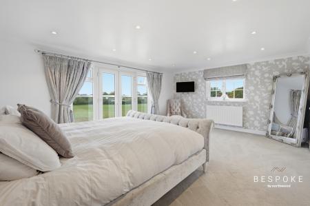 5 bedroom Detached house for sale in Crix Green, Felsted, CM6