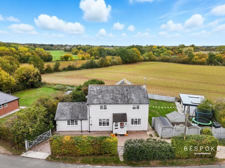 5 bedroom Detached house for sale in Crix Green, Felsted, CM6