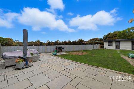 5 bedroom Detached house for sale in Crix Green, Felsted, CM6