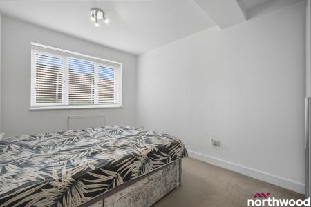 2 bedroom Ground floor flat for sale in Gatwick View, Billericay, CM12