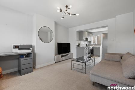 2 bedroom Ground floor flat for sale in Gatwick View, Billericay, CM12