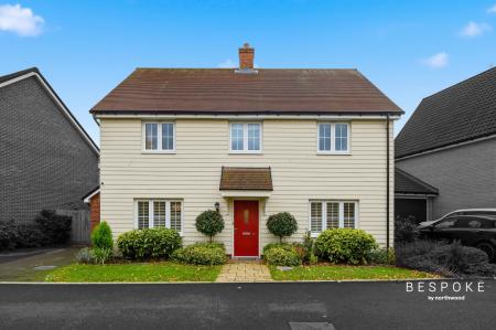 4 bedroom Detached house for sale in Petty Croft, Chelmsford, Broomfield, CM1