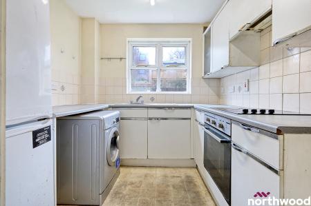 1 bedroom Flat for sale in Stapleford Close, Chelmsford, CM2
