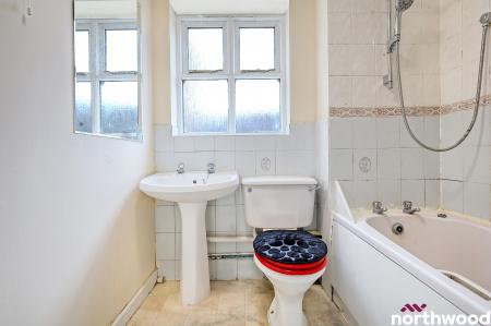 1 bedroom Flat for sale in Stapleford Close, Chelmsford, CM2