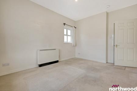 1 bedroom Flat for sale in Stapleford Close, Chelmsford, CM2