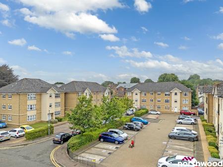 1 bedroom Flat for sale in Stapleford Close, Chelmsford, CM2