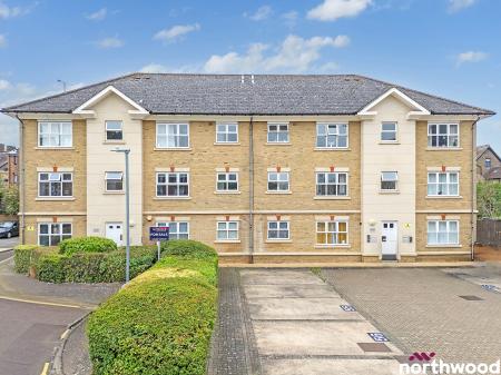 1 bedroom Flat for sale in Stapleford Close, Chelmsford, CM2