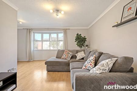 2 bedroom Flat for sale in Stapleford Close, Chelmsford, CM2