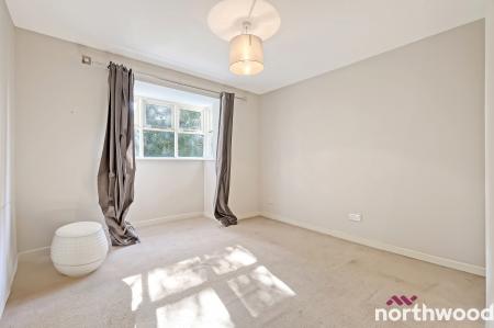 2 bedroom Flat for sale in Stapleford Close, Chelmsford, CM2