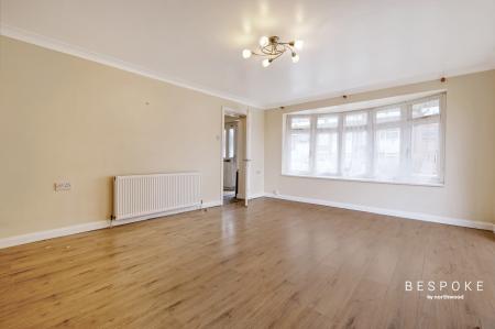 5 bedroom Semi-detached house for sale in Weaversfield, SIlver End, CM8