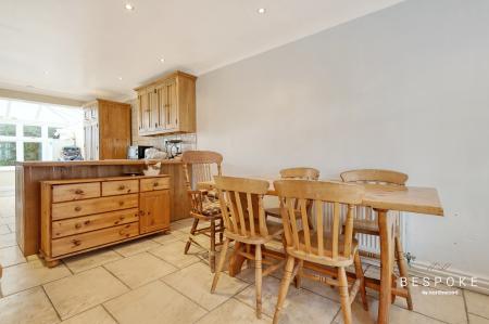 5 bedroom Semi-detached house for sale in Weaversfield, SIlver End, CM8