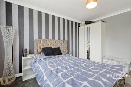 5 bedroom Semi-detached house for sale in Weaversfield, SIlver End, CM8