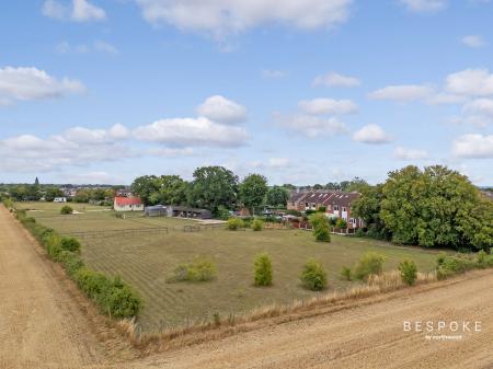 5 bedroom Semi-detached house for sale in Weaversfield, SIlver End, CM8