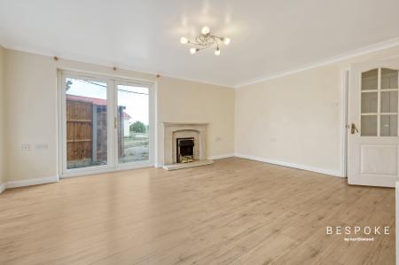 5 bedroom Semi-detached house for sale in Weaversfield, SIlver End, CM8