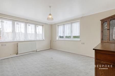 5 bedroom Semi-detached house for sale in Weaversfield, SIlver End, CM8