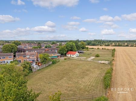 5 bedroom Semi-detached house for sale in Weaversfield, SIlver End, CM8