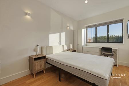 1 bedroom House share to let in Hubbard Close, Hornchurch, RM11