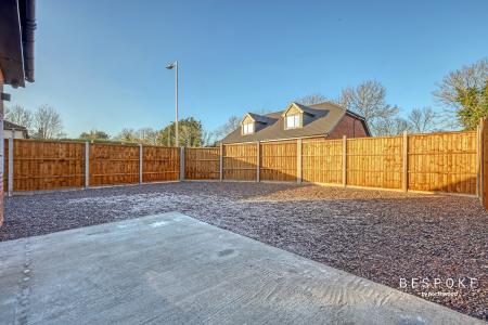 1 bedroom House share to let in Hubbard Close, Hornchurch, RM11