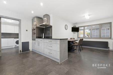 5 bedroom Bungalow for sale in Bramston Close, Great Baddow, CM2