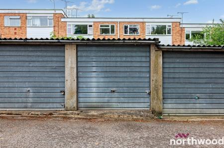 2 bedroom Flat for sale in Haig Court, Chelmsford, CM2