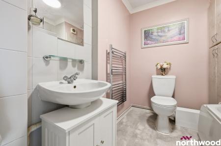 2 bedroom Flat for sale in Haig Court, Chelmsford, CM2