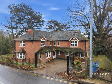 5 bedroom Detached house for sale in Arbour Lane, Springfield, Chelmsford, CM1