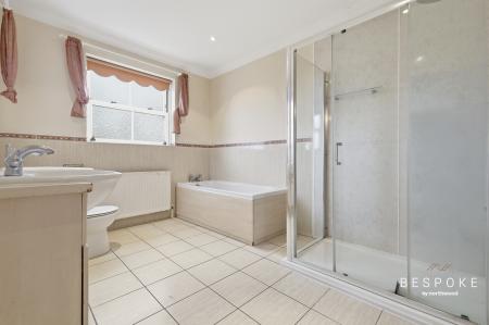 5 bedroom Detached house for sale in Arbour Lane, Springfield, Chelmsford, CM1