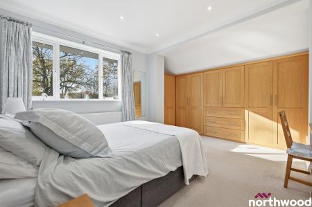 4 bedroom Detached house for sale in Ingrave Road, Brentwood, CM13