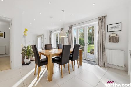 4 bedroom Detached house for sale in Ingrave Road, Brentwood, CM13