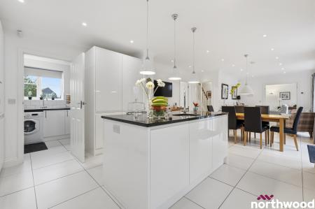 4 bedroom Detached house for sale in Ingrave Road, Brentwood, CM13