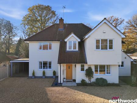 4 bedroom Detached house for sale in Ingrave Road, Brentwood, CM13